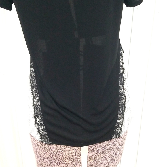 Worthington Black and White Striped with lace and Keyhole detail Top - Picture 4 of 7